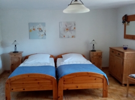 Großes Schlafzimmer