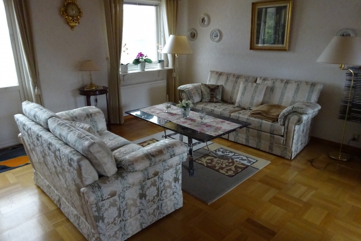 Wohnzimmer mit Blick zum See