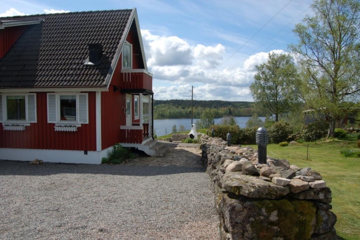 Ferienhaus Haus Karlsson | Das Haus Karlsson liegt abseits vom Trubel mit wunderbarem Seeausblick.