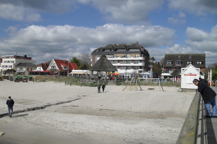 Nur wenige Meter trennt das Haus Strandperle
vom kilometerlangen, feinen Sandstrand.