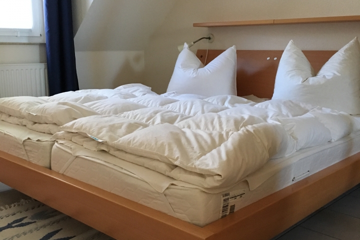 Schlafzimmer - A