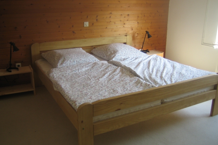 Schlafzimmer 1