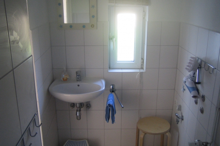 Badezimmer / es gibt noch ein sep. WC