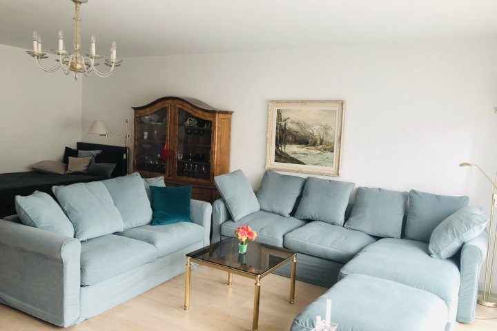 Kuschelige Couchgarnitur zum Wohlfühlen
noch eine Schlafmöglichkeit Ausziehbett dabei.