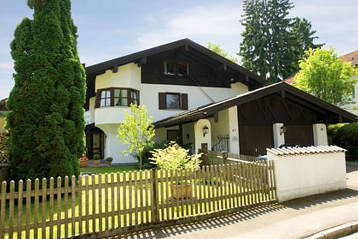 Ferienwohnungen Burgstaller | Haus Burgstaller ruhige Höllentalstraße in Garmisch
