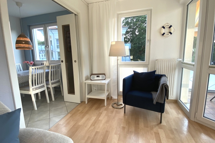 Wohnzimmer mit Übergang zur Küche, Radio mit CD, kostenfreies WLAN