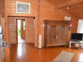 Eingangsbereich und Wohnzimmer