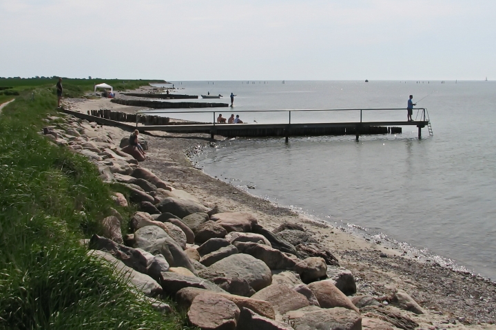 30 meter zum Naturstrand mit eigenen Badesteg