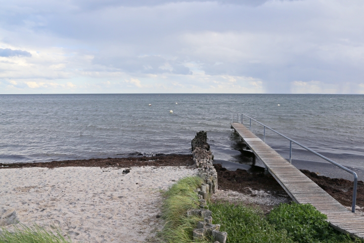 Naturstrand mit eignen Badesteg