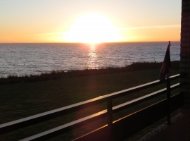 Abendsonne
Aussicht vom Balkon, zum Strand nur ca. 30 m hier läst sich der Tag beenden.