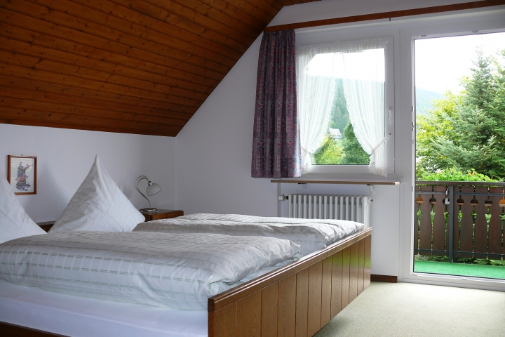Schlafzimmer mit Balkon