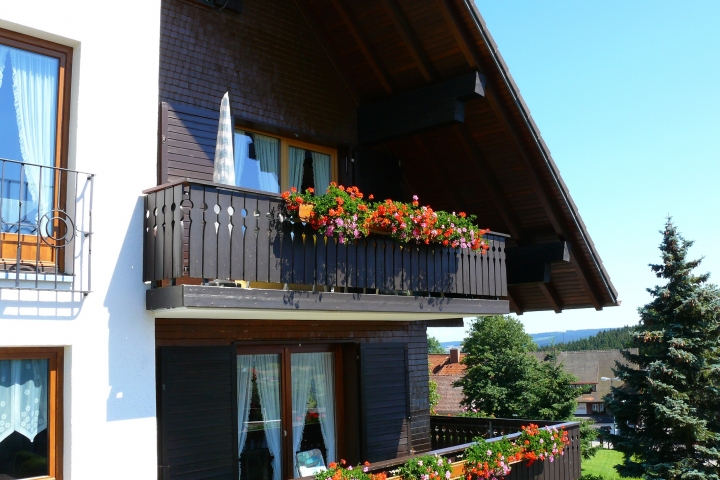 Ferienwohnungen im Ferienhaus Thoma-Saig | überdachter Balkon