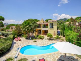 Villa mit beheizbarem Pool in Les Issambres Villa mit beheizbarem Pool in Les Issambres