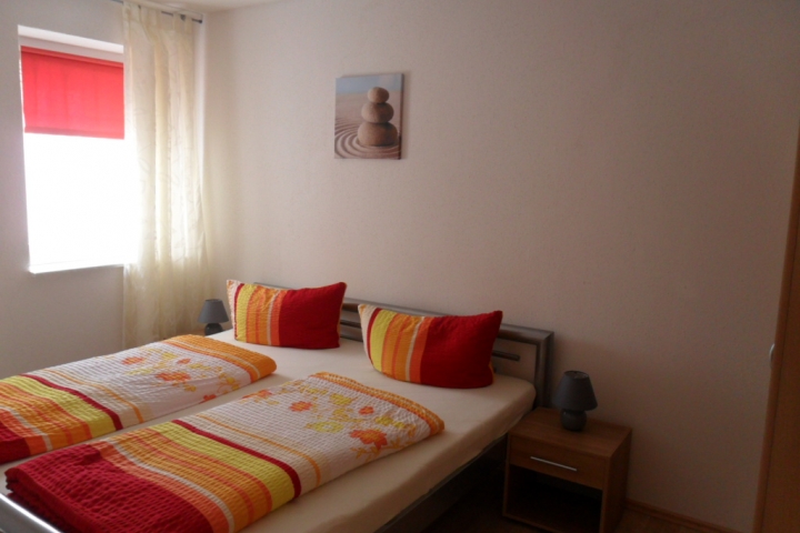 Schlafzimmer mit Doppelbett
