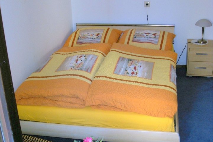 Schlafzimmer 2