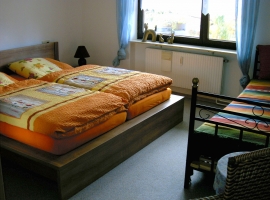 Schlafzimmer 1