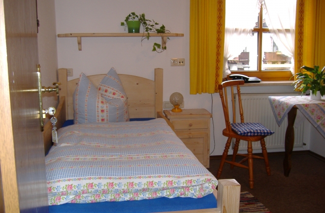 Gästehaus Strasser &middot; Zimmer Nr. 3