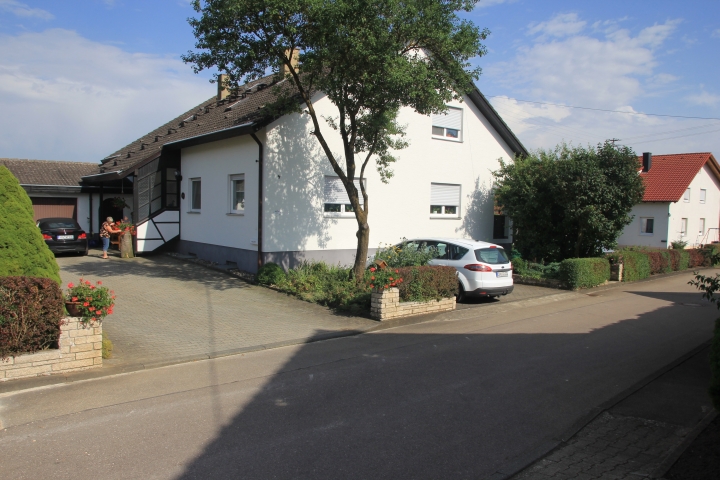 Ferienwohnung Haus Geiselhart | Hof und Parkplatz