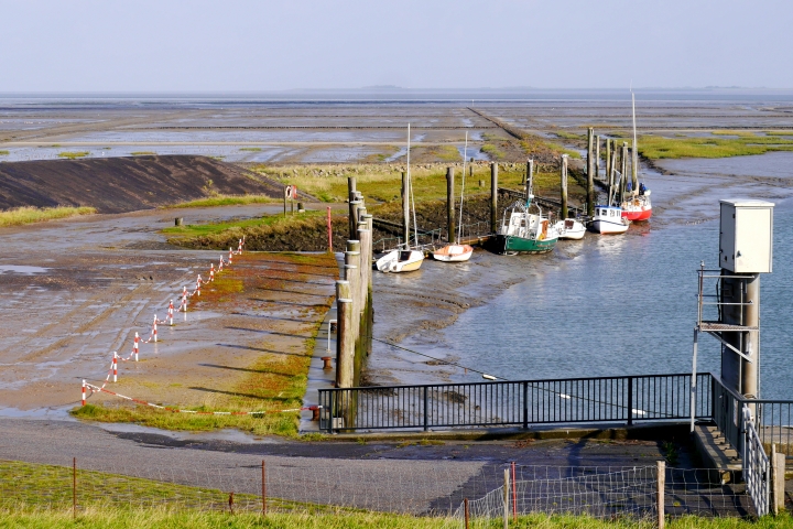 Kleine Boote an der Eiderstedter Küste