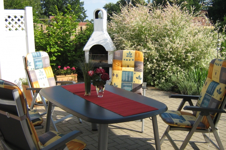 Terrasse mit Außengrill