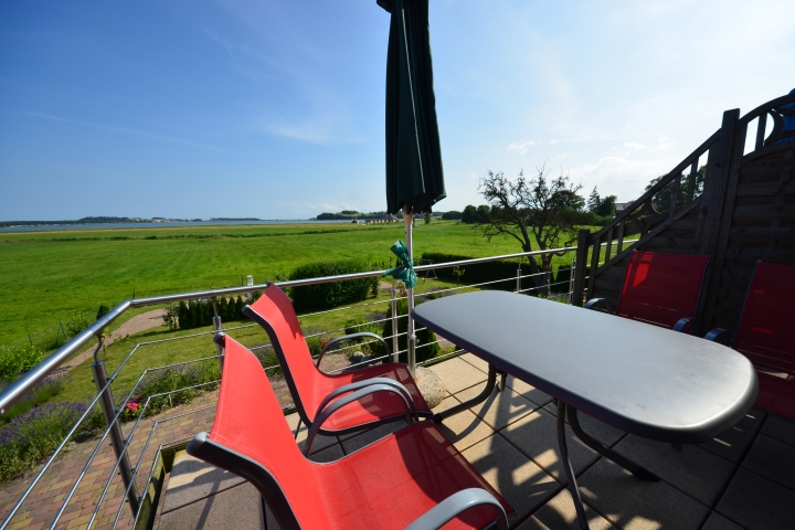 Blick vom Balkon Sonnenkliff / Sonnenkamp zum Meer