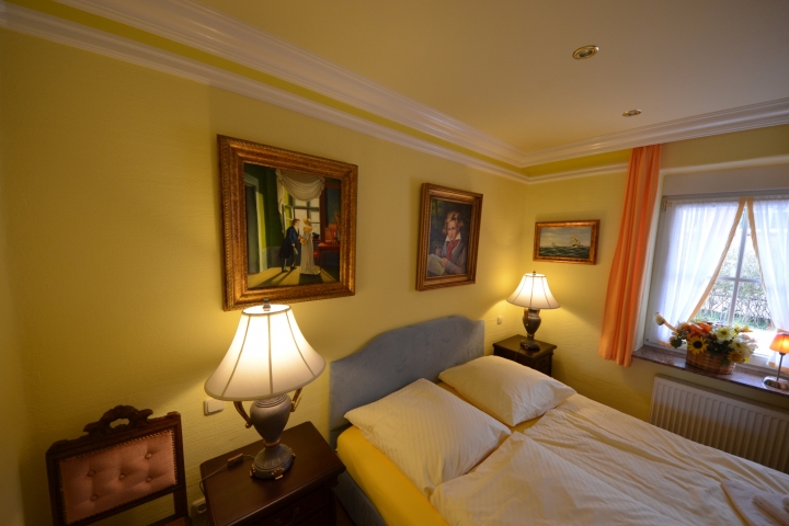 Ferienwohnung Sonnenkamp EG kleineres Schlafzimmer
