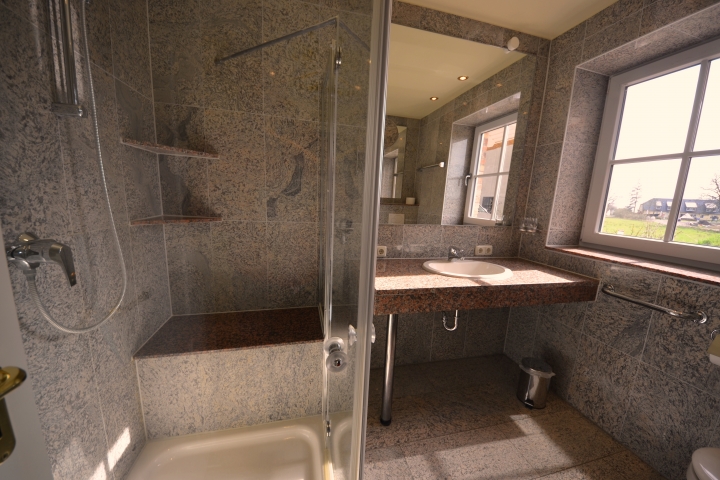 Ferienwohnung Sonnenkamp EG Bad mit Bidet