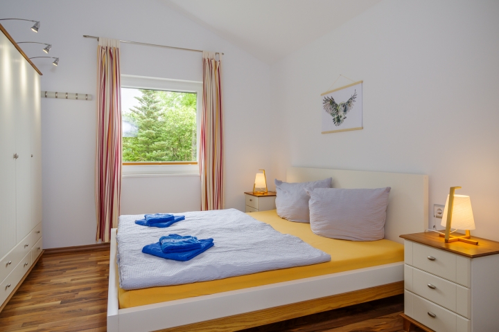 Schlafzimmer 1