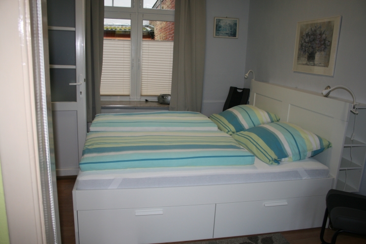 Schlafzimmer 2 Betten EG.