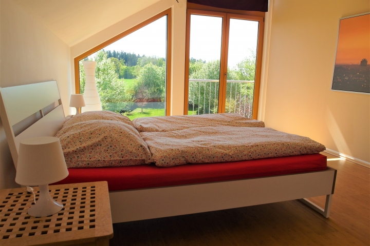 Schlafzimmer 1