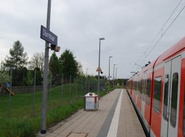 S-Bahn Station Dürrnhaar in 7 Minuten zu Fuß erreichen. Münchener Verkehrsverbund MVV.