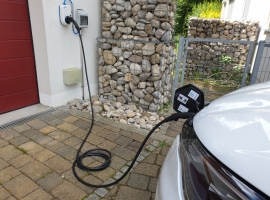 11kW Lademöglichkeit für E-Auto. Abrechnung nach Verbrauch. 