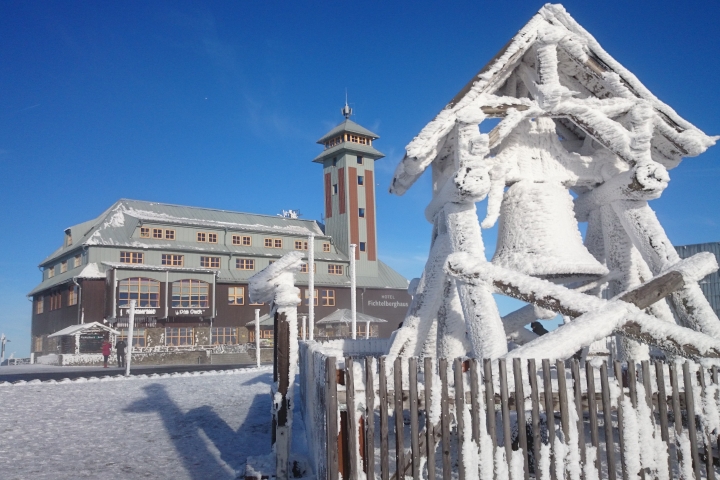 Fichtelberg mit Friedensglocke, 1215 m über NN,