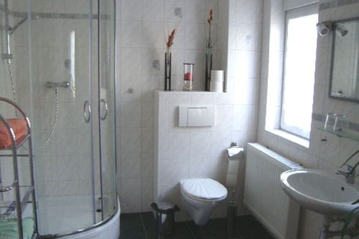Bad mit Dusche