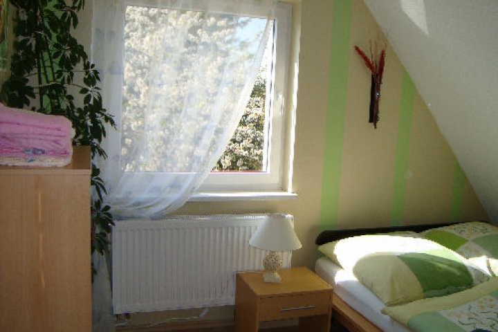 Schlafzimmer 2