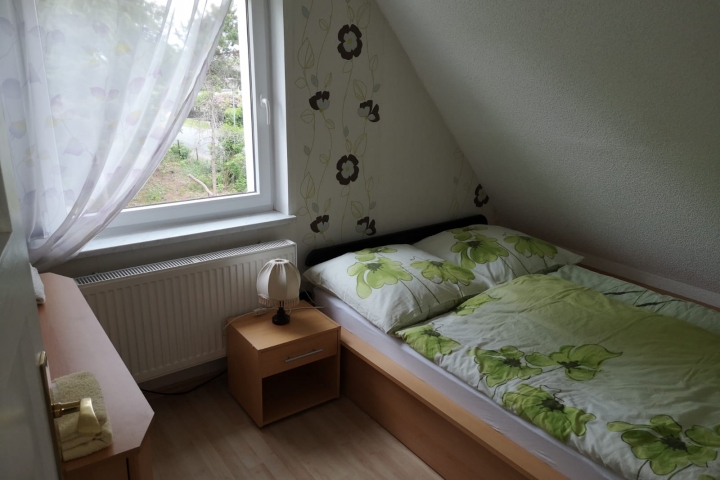 Schlafzimmer mit Fuitonbett 1,40m breit