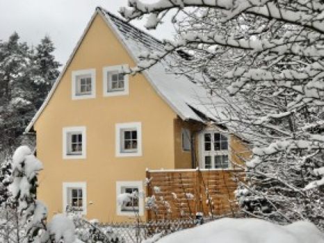 Giebel des Fachwerkhauses, direkt an der Dresdner Heide