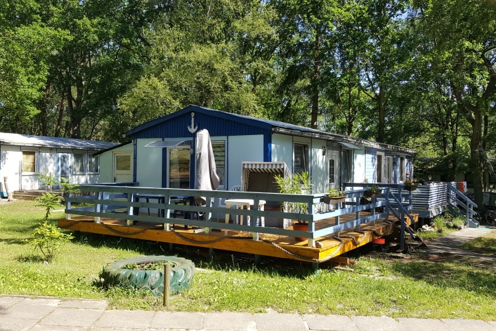 Ihr Bungalow mit großer Terrasse. Sonne von morgens bis abends