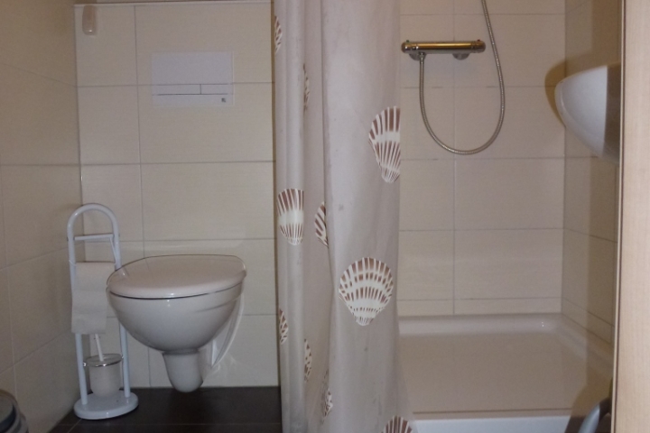 WC und Dusche....