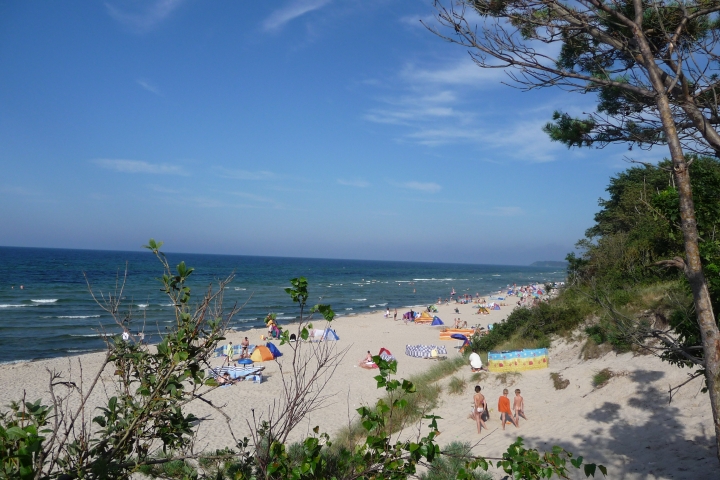 Ihr feinsandiger, breiter Badestrand