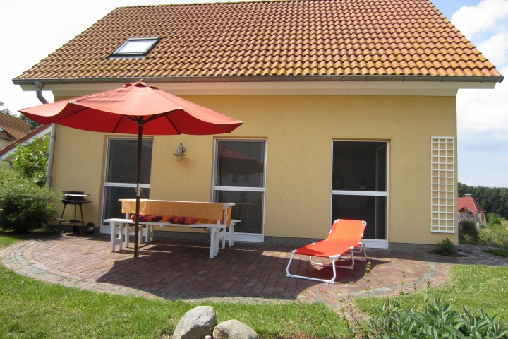 Ferienhaus Neukirch - Terrasse Hausrückseite