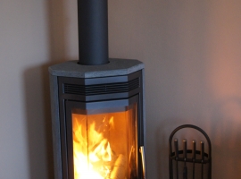 Kaminofen im Wohnzimmer