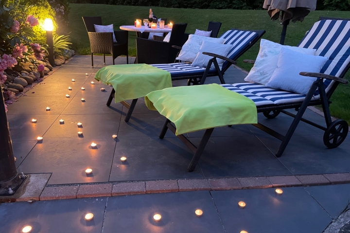 Abendstimmung am (aufgestellten) Pool