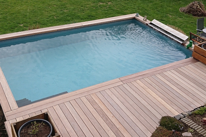 Der Pool - 7 m x 4,5 m x 1,5 m, solarbeheizt