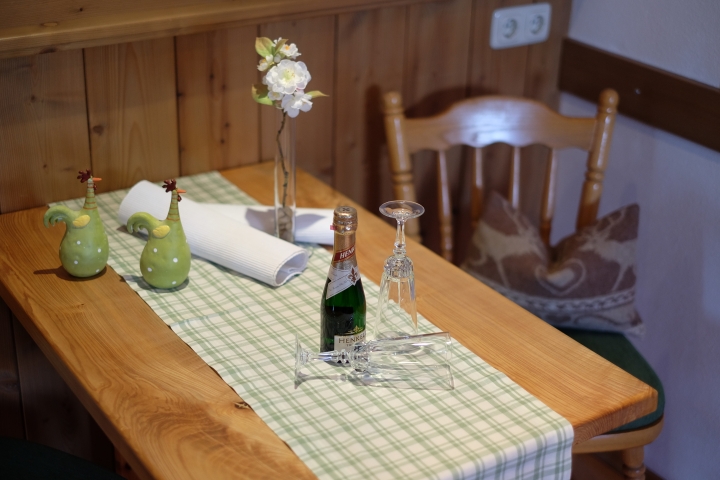Brotzeitecke im Spatzennest
