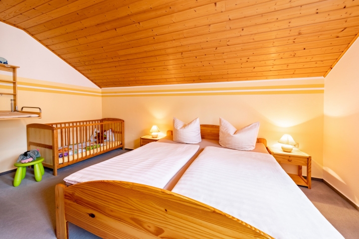 Schlafzimmer 2 FH Wolfsstieg