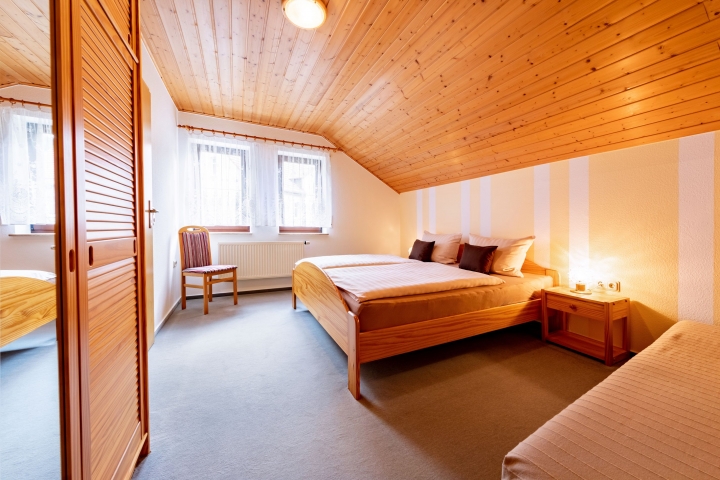 Schlafzimmer 1 FH Wolfsstieg