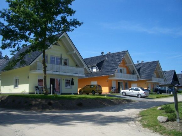 Ferienhaus mit Blick auf den See | Ferienhaus Müritzperle, Müritzstern und Müritztraum im Seepark Marienfelde