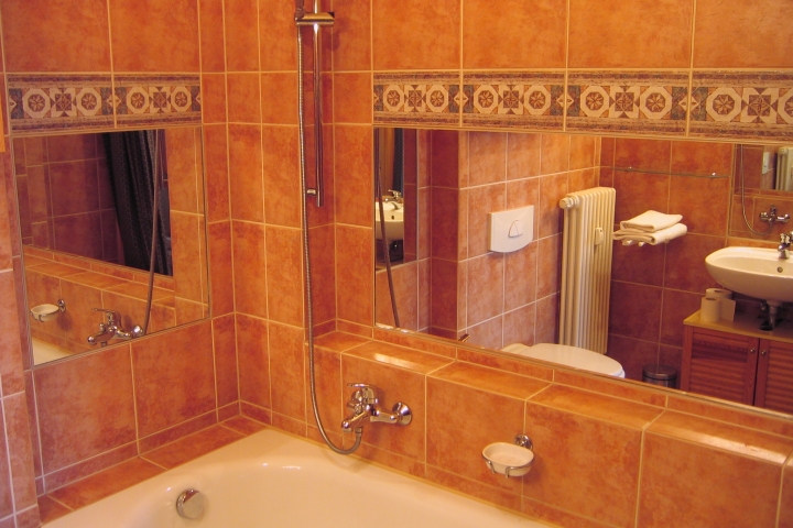 Bad mit Wanne