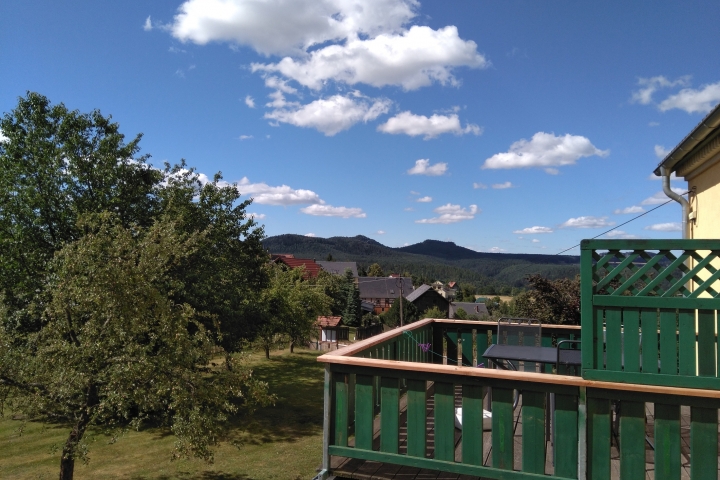 Balkon der Wohnung mit Ausblick